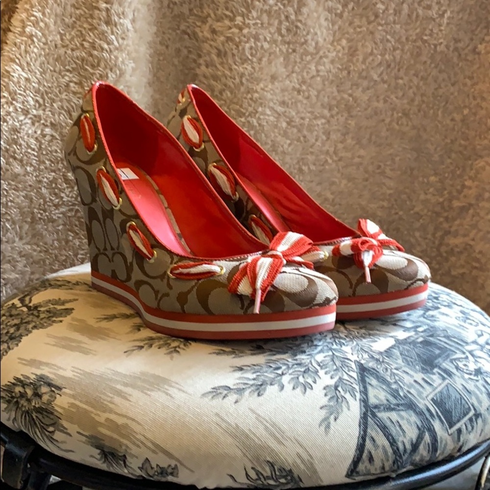 Tena by Coach | Signature Print